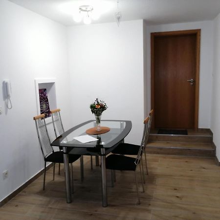 Ebenerdige Ferienwohnung Mit Grosser Terrasse In Der Naehe Des Waldes, Zum Wohlfuehlen Schoneck Exterior photo