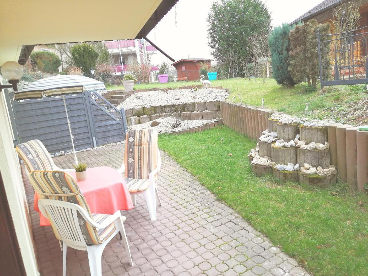 Ebenerdige Ferienwohnung Mit Grosser Terrasse In Der Naehe Des Waldes, Zum Wohlfuehlen Schoneck Exterior photo
